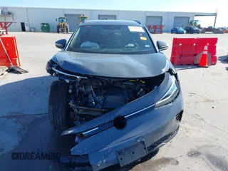 2024 Volkswagen ID.4 Standard z VIN 1V2BMPE86RC004522, wystawiony jako IAAI lot #41596962 z przebiegiem 7820 mil mil oraz . Historia ofert i sprzedaży dostępna na DreamBid. Obrazek 12.