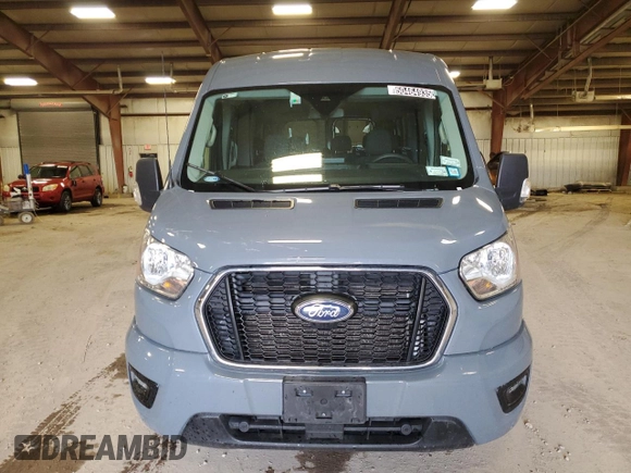 2022 Ford Transit Passenger XL z VIN 1FBAX2C83NKA79919, wystawiony jako Copart lot #50464935 z przebiegiem 33 373 mil mil oraz Czysty tytuł • Clean title. Historia ofert i sprzedaży dostępna na DreamBid. Obrazek 5.