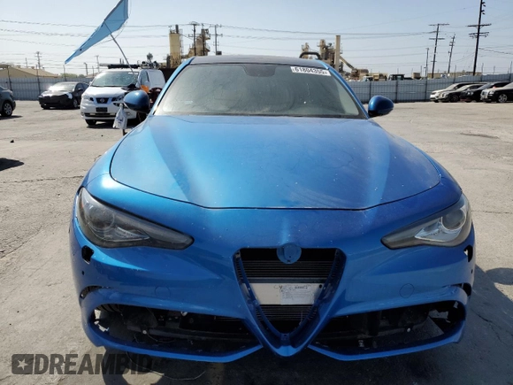 2018 Alfa Romeo Giulia Ti Sport with VIN ZARFAECN6J7597861, listed as a Copart auction lot 61804355 with Not provided miles and Clean title. Bid and sale history available at DreamBid. Image 5.