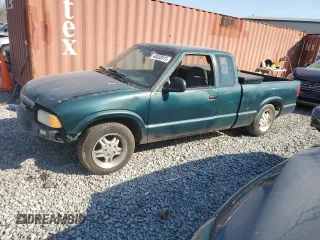 1997 GMC Sonoma SLS with VIN 1GTCS19X2V8528113, listed as a Copart auction lot 48530915 with 214,072 mi miles and Salvage Title. Bid and sale history available at carsss.com. Image 1.