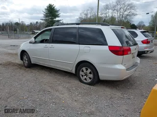 2004 Toyota Sienna XLE with VIN 5TDZA22C74S061016, listed as a IAAI auction lot 41846522 with 264,197 mi miles. Bid and sale history available at carsss.com. Image 3.