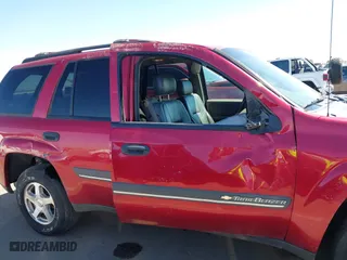 2002 Chevrolet TrailBlazer LS with VIN 1GNDT13SX22139403, listed as a IAAI auction lot 41862016 with 141,018 mi miles. Bid and sale history available at carsss.com. Image 13.