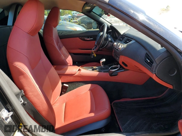 2009 BMW Z4 sDrive30i with VIN WBALM535X9E161734, listed as a Copart auction lot 69882644 with 128,815 mi miles and Non Repairable. Bid and sale history available at carsss.com. Image 5.