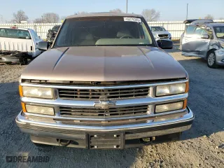 1996 Chevrolet Tahoe with VIN 1GNEK13R2TJ354351, listed as a Copart auction lot 43276385 with 2,526,567 mi miles and Salvage Title. Bid and sale history available at carsss.com. Image 5.