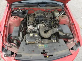 2006 Ford Mustang Standard z VIN 1ZVFT84N465105137, wystawiony jako Copart lot #57485245 z przebiegiem 84 618 mil mil oraz Szkoda całkowita • Salvage title. Historia ofert i sprzedaży dostępna na DreamBid. Obrazek 11.