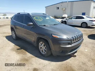 2017 Jeep Cherokee Latitude with VIN 1C4PJLCS0HW586444, listed as a Copart auction lot 52772195 with 194,101 mi miles and Clean title. Bid and sale history available at DreamBid. Image 4.
