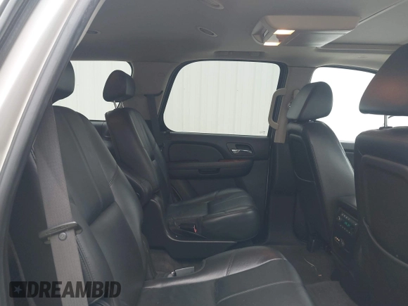 2008 GMC Yukon SLT w/4SB with VIN 1GKFC13J18R174960, listed as a IAAI auction lot 41382763 with 184,456 mi miles. Bid and sale history available at carsss.com. Image 8.