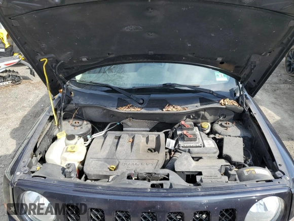 2016 Jeep Patriot High Altitude Edition with VIN 1C4NJRFB5GD585998, listed as a Copart auction lot 49702445 with 86,255 mi miles and Salvage Title. Bid and sale history available at carsss.com. Image 12.