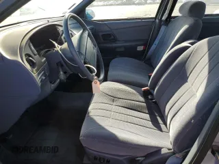 1993 Ford Taurus z VIN 1FACP5216PG197713, wystawiony jako Copart lot #80982424 z przebiegiem 79 330 mil mil oraz Szkoda całkowita • Salvage title. Historia ofert i sprzedaży dostępna na DreamBid. Obrazek 7.