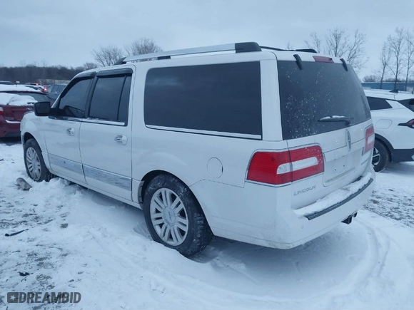 2012 Lincoln Navigator L with VIN 5LMJJ3J59CEL07440, listed as a IAAI auction lot 41257032 with 100,073 mi miles. Bid and sale history available at carsss.com. Image 3.