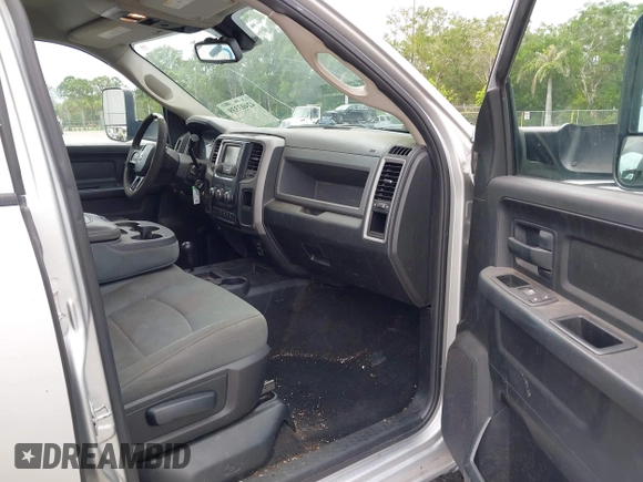 2016 Ram 2500 Tradesman with VIN 3C6UR5CL0GG357847, listed as a IAAI auction lot 42403339 with 256,394 mi miles and . Bid and sale history available at DreamBid. Image 5.