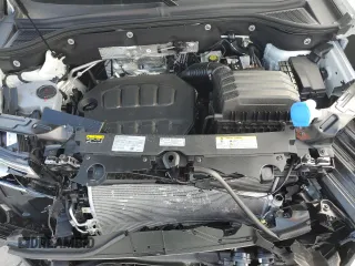 2025 Volkswagen Atlas SE with VIN 1V2WE2CA1SC220405, listed as a Copart auction lot 61621145 with 4,206 mi miles and Salvage title. Bid and sale history available at DreamBid. Image 12.