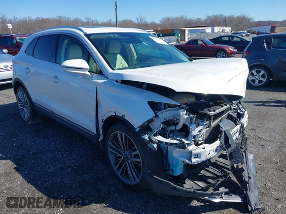2015 Lincoln MKC with VIN 5LMTJ2AH8FUJ31911, listed as a IAAI auction lot 41735017 with 76,332 mi miles. Bid and sale history available at carsss.com. Image 1.
