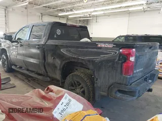 2022 Chevrolet Silverado 1500 Custom Trail Boss with VIN 3GCPDCED9NG512441, listed as a IAAI auction lot 41362293 with 31,303 mi miles and . Bid and sale history available at DreamBid. Image 3.