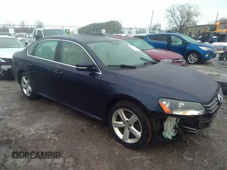 2013 Volkswagen Passat SE z VIN 1VWBP7A34DC122559, wystawiony jako IAAI lot #41677524 z przebiegiem 174 510 mil mil oraz . Historia ofert i sprzedaży dostępna na DreamBid. Obrazek 1.