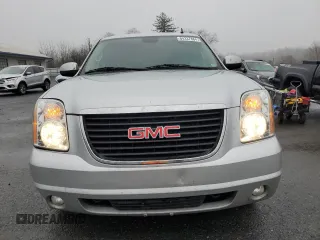 2013 GMC Yukon XL SLT with VIN 1GKS2KE70DR337150, listed as a Copart auction lot 84337864 with 250,321 mi miles and Clean Title. Bid and sale history available at carsss.com. Image 5.