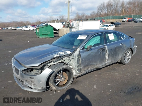 2018 Volvo S90 Momentum with VIN LVY982MK9JP023138, listed as a IAAI auction lot 41662118 with 143,464 mi miles. Bid and sale history available at carsss.com. Image 17.