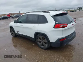 2017 Jeep Cherokee Latitude z VIN 1C4PJLCBXHW578514, wystawiony jako IAAI lot #42177673 z przebiegiem 125 030 mil mil oraz . Historia ofert i sprzedaży dostępna na DreamBid. Obrazek 3.