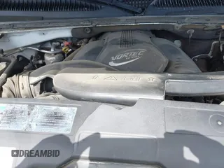 2003 GMC Yukon XL Denali with VIN 1GKFK66UX3J227538, listed as a IAAI auction lot 41915607 with 150,173 mi miles. Bid and sale history available at carsss.com. Image 10.