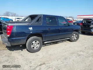 2005 Chevrolet Avalanche LS with VIN 3GNEC12Z25G212827, listed as a IAAI auction lot 41471381 with 314,023 mi miles. Bid and sale history available at carsss.com. Image 4.