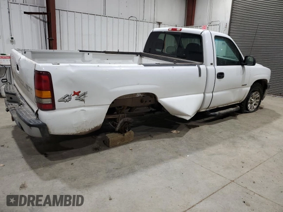 2000 Chevrolet Silverado 1500 with VIN 1GCEK14V0YE321997, listed as a Copart auction lot 82719284 with 165,906 mi miles and Clean Title. Bid and sale history available at carsss.com. Image 3.