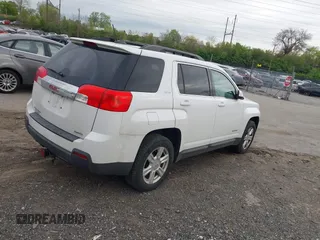 2015 GMC Terrain SLE z VIN 2GKFLWEKXF6221379, wystawiony jako IAAI lot #42073771 z przebiegiem 119 809 mil mil oraz . Historia ofert i sprzedaży dostępna na DreamBid. Obrazek 4.