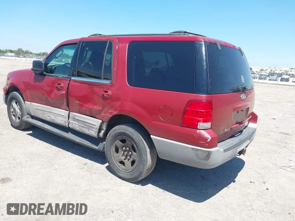 2003 Ford Expedition Special Service with VIN 1FMPU15L33LA76211, listed as a IAAI auction lot 42035061 with 211,599 mi miles. Bid and sale history available at carsss.com. Image 3.
