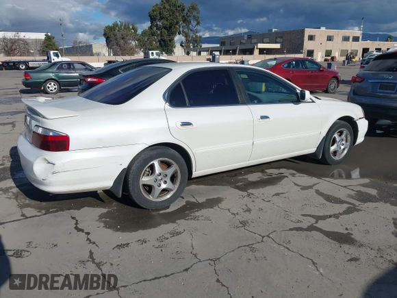 2002 Acura TL w/Navigation with VIN 19UUA56722A019597, listed as a IAAI auction lot 41534165 with 263,064 mi miles. Bid and sale history available at carsss.com. Image 4.