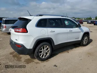 2017 Jeep Cherokee Latitude z VIN 1C4PJMCS6HW571419, wystawiony jako Copart lot #62496135 z przebiegiem 150 691 mil mil oraz Szkoda całkowita • Salvage title. Historia ofert i sprzedaży dostępna na DreamBid. Obrazek 3.