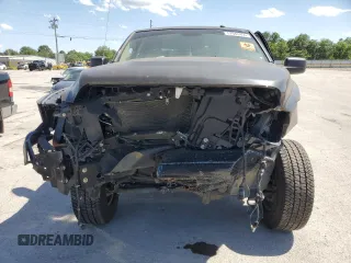 2017 Ram 2500 Tradesman z VIN 3C6UR5HJ4HG518807, wystawiony jako Copart lot #57942455 z przebiegiem 112 003 mil mil oraz Szkoda całkowita • Salvage title. Historia ofert i sprzedaży dostępna na DreamBid. Obrazek 5.