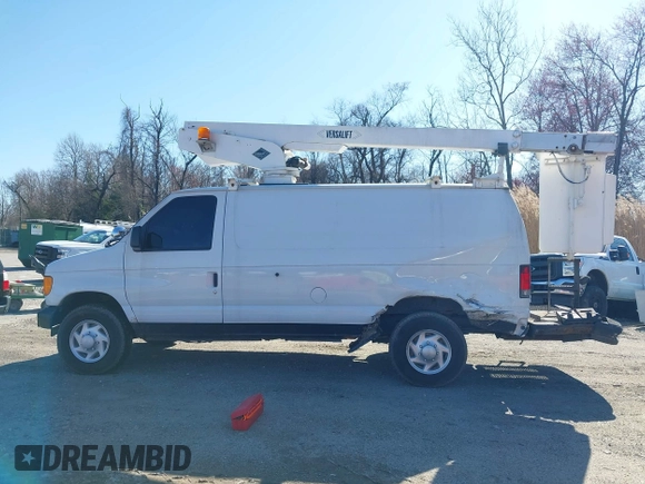 2007 Ford Econoline Cargo with VIN 1FTSE34L47DA57417, listed as a IAAI auction lot 41832862 with 124,517 mi miles. Bid and sale history available at carsss.com. Image 14.