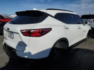 2019 Chevrolet Blazer RS z VIN 3GNKBJRSXKS661583, wystawiony jako Copart lot #87083394 z przebiegiem 276 506 mil mil oraz Szkody całkowita. Historia ofert i sprzedaży dostępna na DreamBid. Obrazek 3.