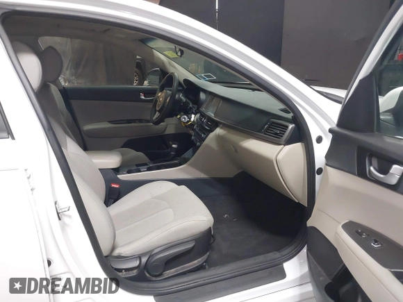 2018 Kia Optima LX z VIN 5XXGT4L34JG252028, wystawiony jako IAAI lot #41979909 z przebiegiem 90 113 mil mil oraz . Historia ofert i sprzedaży dostępna na DreamBid. Obrazek 5.