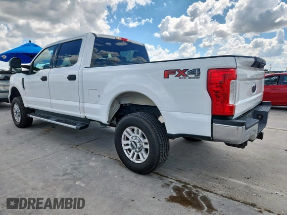 2018 Ford F-250 XL z VIN 1FT7W2B64JEC61730, wystawiony jako Copart lot #61922135 z przebiegiem 176 035 mil mil oraz Szkoda całkowita • Salvage title. Historia ofert i sprzedaży dostępna na DreamBid. Obrazek 2.
