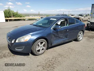 2012 Volvo S60 T5 z VIN YV1622FS4C2114594, wystawiony jako Copart lot #55452335 z przebiegiem 135 809 mil mil oraz Szkoda całkowita • Salvage title. Historia ofert i sprzedaży dostępna na DreamBid. Obrazek 1.