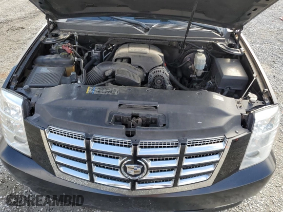 2011 Cadillac Escalade ESV Premium z VIN 1GYS4JEF3BR136731, wystawiony jako Copart lot #44778125 z przebiegiem 106 489 mil mil oraz Czysty tytuł • Clean title. Historia ofert i sprzedaży dostępna na DreamBid. Obrazek 12.
