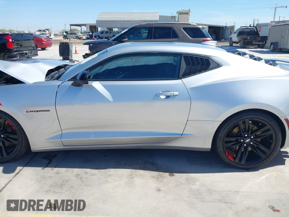 2018 Chevrolet Camaro 2SS with VIN 1G1FH1R78J0124441, listed as a IAAI auction lot 41801315 with 53,937 mi miles and . Bid and sale history available at DreamBid. Image 14.