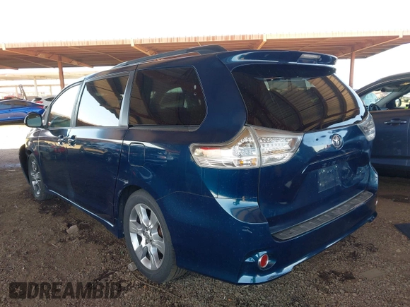 2012 Toyota Sienna SE with VIN 5TDXK3DC0CS264643, listed as a IAAI auction lot 42004082 with 118,675 mi miles. Bid and sale history available at carsss.com. Image 3.