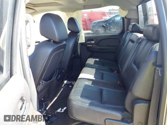 2008 GMC Sierra Denali z VIN 2GTEK638681283475, wystawiony jako IAAI lot #40102217 z przebiegiem 179 733 mil mil oraz . Historia ofert i sprzedaży dostępna na DreamBid. Obrazek 8.