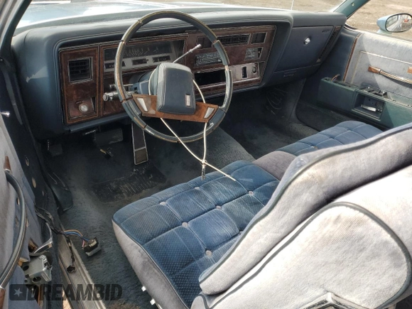 1985 Oldsmobile 88 z VIN 1G3BY37Y7FY316231, wystawiony jako Copart lot #43851075 z przebiegiem 82 641 mil mil oraz Czysty tytuł • Clean title. Historia ofert i sprzedaży dostępna na DreamBid. Obrazek 8.