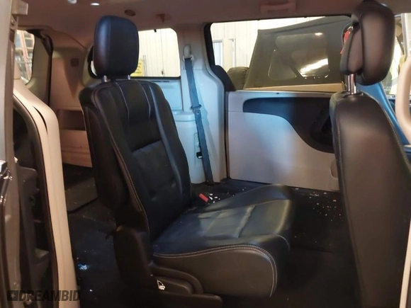 2013 Chrysler Town & Country Touring-L with VIN 2C4RC1CG0DR510647, listed as a IAAI auction lot 41312913 with 156,915 mi miles. Bid and sale history available at carsss.com. Image 8.