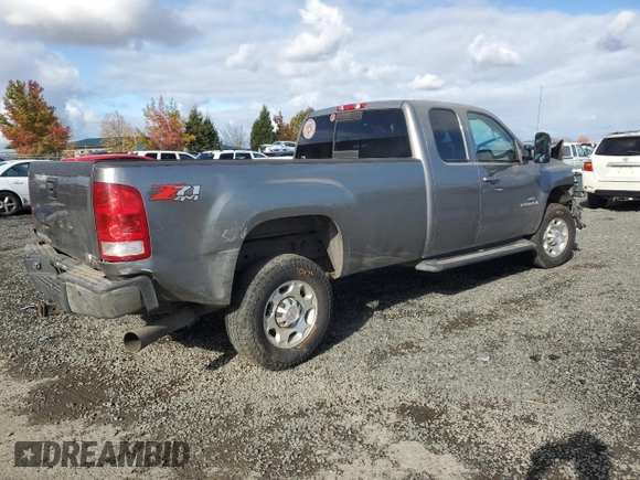 2008 GMC Sierra 2500HD SLT z VIN 1GTHK29618E181379, wystawiony jako Copart lot #78244454 z przebiegiem 161 846 mil mil oraz Szkoda całkowita • Salvage title. Historia ofert i sprzedaży dostępna na DreamBid. Obrazek 3.