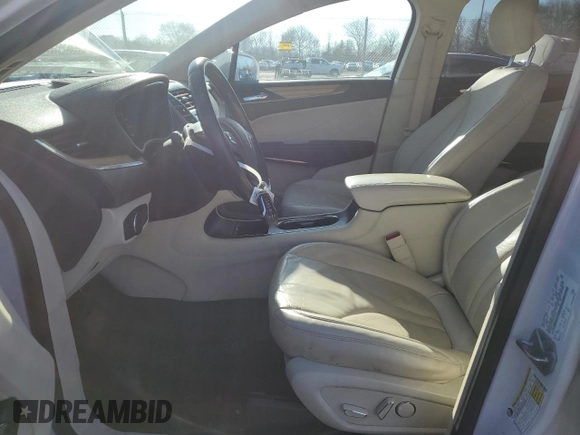 2016 Lincoln MKC Select с VIN 5LMCJ2D93GUJ21387, выставлен на аукционе Copart как лот 48626435 с пробегом 85 209 миль миль и Списание • Salvage title. История ставок и продаж доступна на DreamBid. Изображение 7.