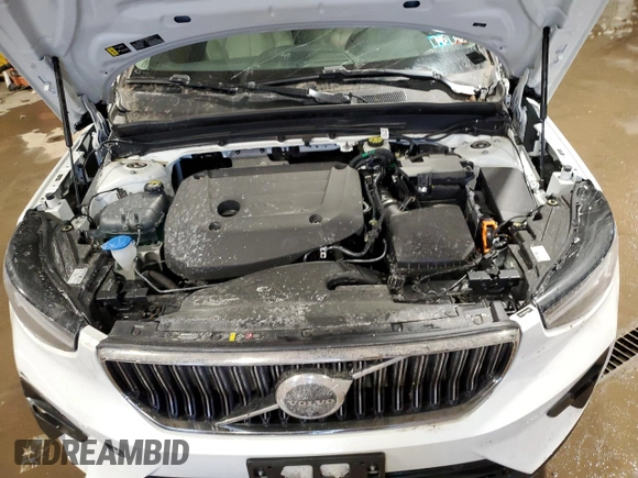 2024 Volvo XC40 Plus Bright Theme с VIN YV4L12UE8R2232520, выставлен на аукционе Copart как лот 42527955 с пробегом 12 975 миль миль и Списание • Salvage title. История ставок и продаж доступна на DreamBid. Изображение 12.