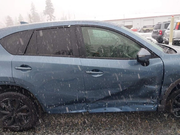 2016 Mazda CX-5 Grand Touring with VIN JM3KE4DY4G0687230, listed as a IAAI auction lot 41510915 with NaN miles. Bid and sale history available at carsss.com. Image 14.