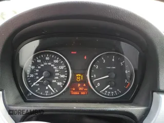 2006 BMW 3 Series 330i with VIN WBAVB33516PS10032, listed as a Copart auction lot 61650944 with 106,804 mi miles and Salvage Title. Bid and sale history available at carsss.com. Image 9.