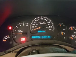 2003 GMC Sierra 1500HD SLE z VIN 1GTGK13U83F140778, wystawiony jako Copart lot #79814764 z przebiegiem 212 371 mil mil oraz Szkody całkowita. Historia ofert i sprzedaży dostępna na DreamBid. Obrazek 9.