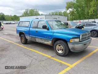 1998 Dodge 1500 z VIN 3B7HC13Z6WG226848, wystawiony jako IAAI lot #42331979 z przebiegiem 280 456 mil mil oraz . Historia ofert i sprzedaży dostępna na DreamBid. Obrazek 1.