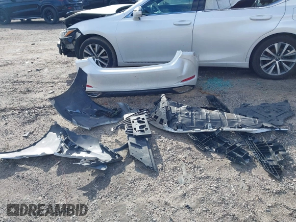 2019 Lexus ES 350 z VIN 58ABZ1B15KU046904, wystawiony jako IAAI lot #41585313 z przebiegiem 105 650 mil mil oraz . Historia ofert i sprzedaży dostępna na DreamBid. Obrazek 12.