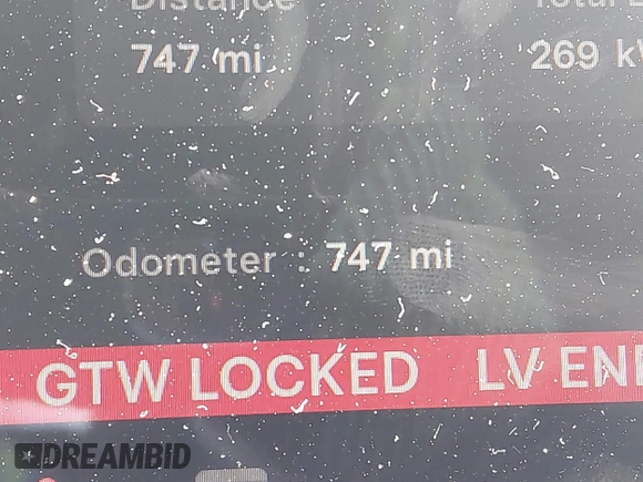 2025 Tesla Model 3 Long Range z VIN 5YJ3E1EB5SF880681, wystawiony jako IAAI lot #41429855 z przebiegiem 747 mil mil oraz . Historia ofert i sprzedaży dostępna na DreamBid. Obrazek 13.